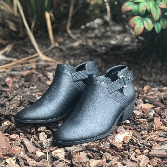 Dr. Scholl's Shoes - Dr Scholl’s memory foam cool fit booties